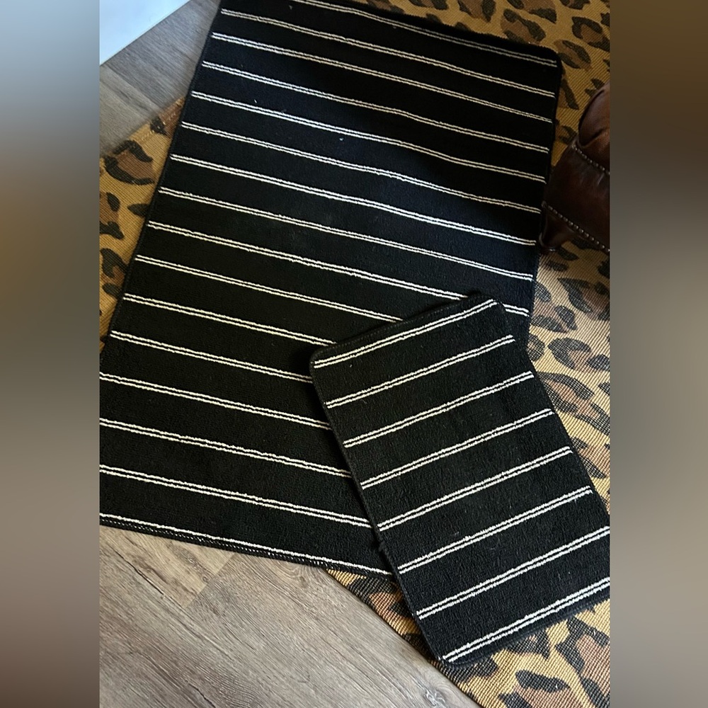 Black and White Striped Bath Mat Set